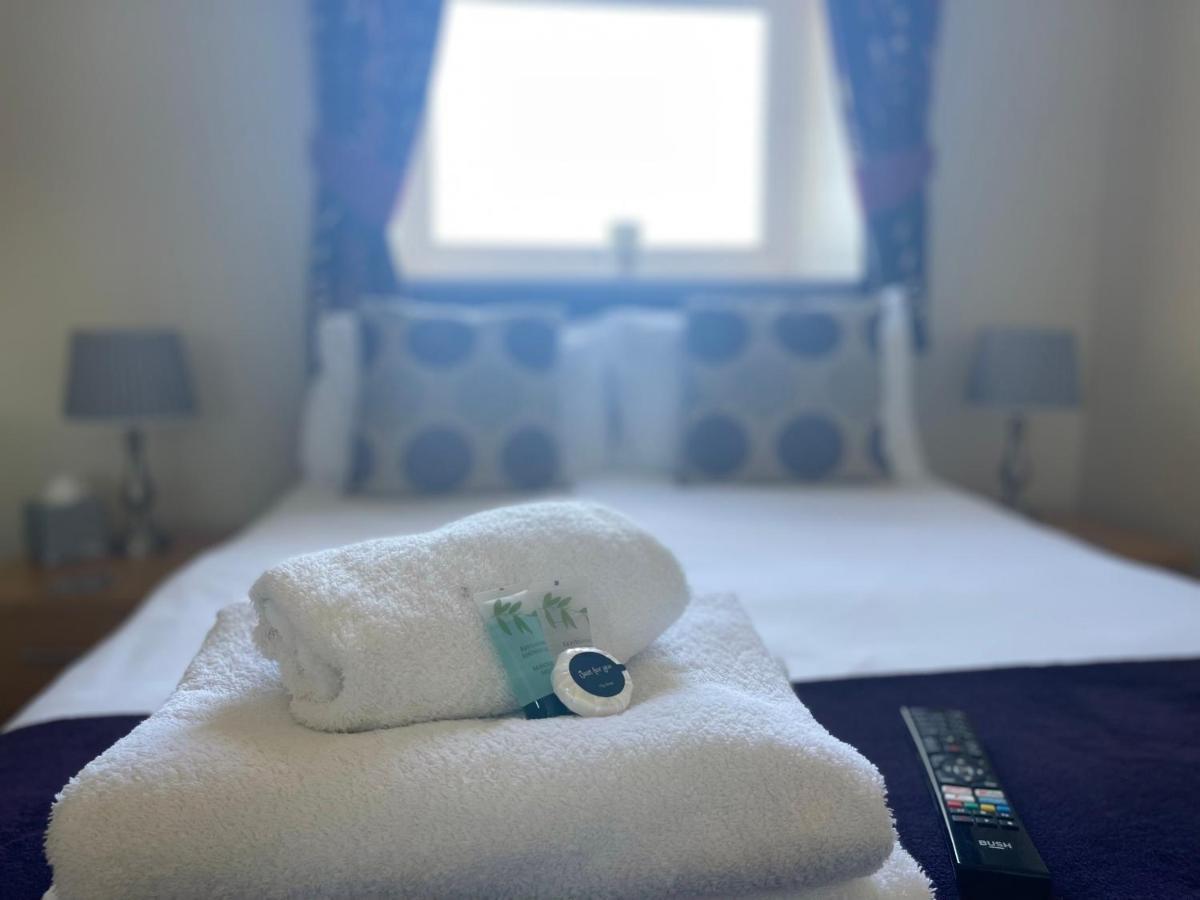 The Crossroads Inn ハリファックス エクステリア 写真
